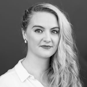 Beth Moxon 300 x 300 A woman with long blonde hair.
