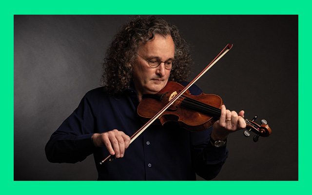 Martin Hayes playing the violin