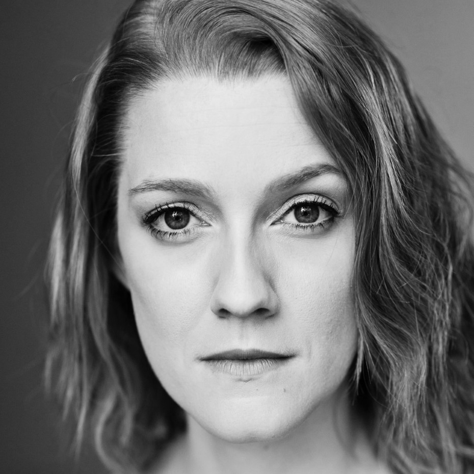 Alice-Fearn A woman with shoulder length hair looking into the camera.